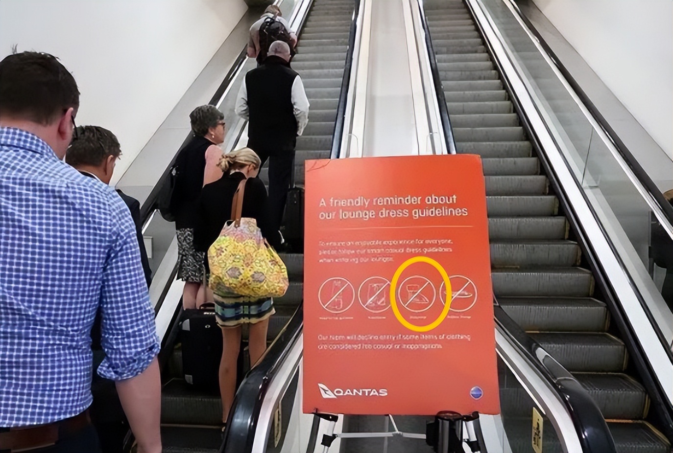 靠审丑年销500万双，这家爆火鞋牌，凭什么带火中国小村？