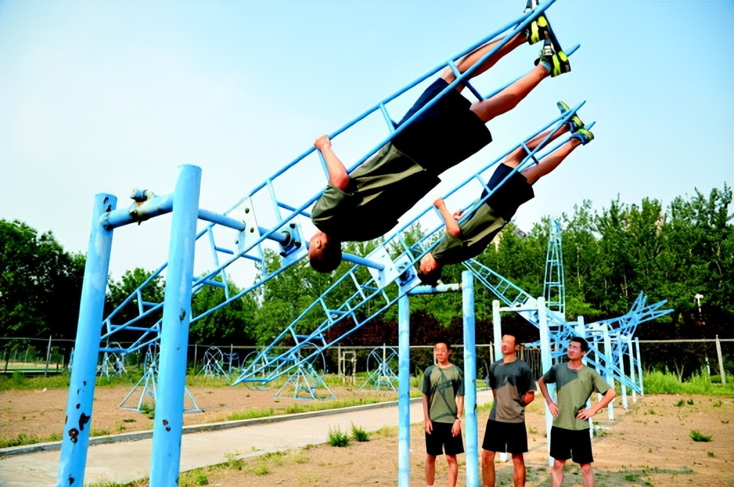 飞行员一般都是什么军衔,为什么飞行员军衔比较高