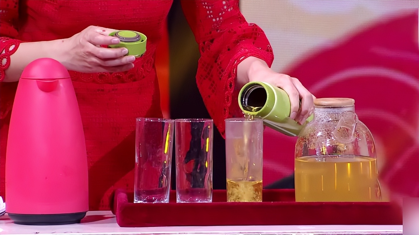 保温杯里的四种饮品不能放,这五种饮品不宜装进保温杯