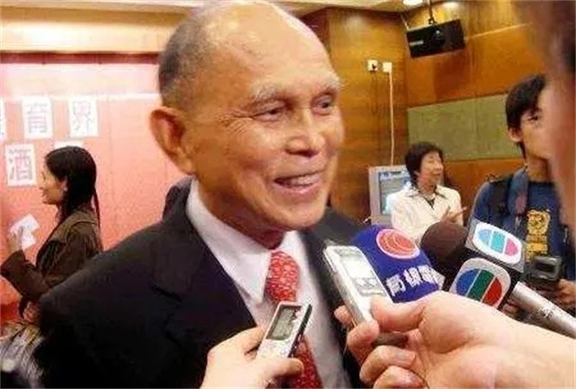 香港富豪霍英东：港澳陆我可以横着走，不用带任何保镖