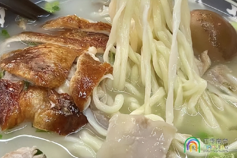 去南京最建议吃什么美食,去南京吃的美食攻略