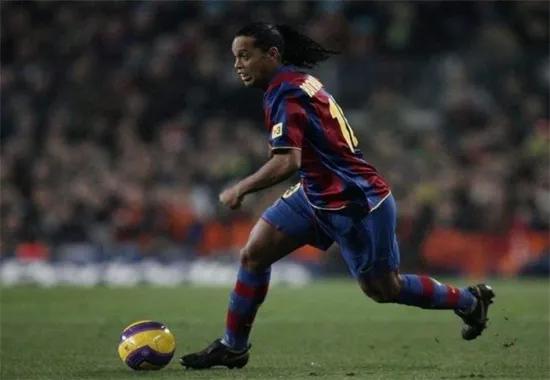 曾经的足球巨星小罗,足球精灵小罗历史排第几