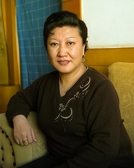 东北巨骗*相贵陈**：与赵本山合作，花182万买手机号，最终锒铛入狱