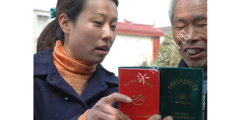 离婚夫妻财产要平分吗,离婚女方挣的钱还分给男方吗