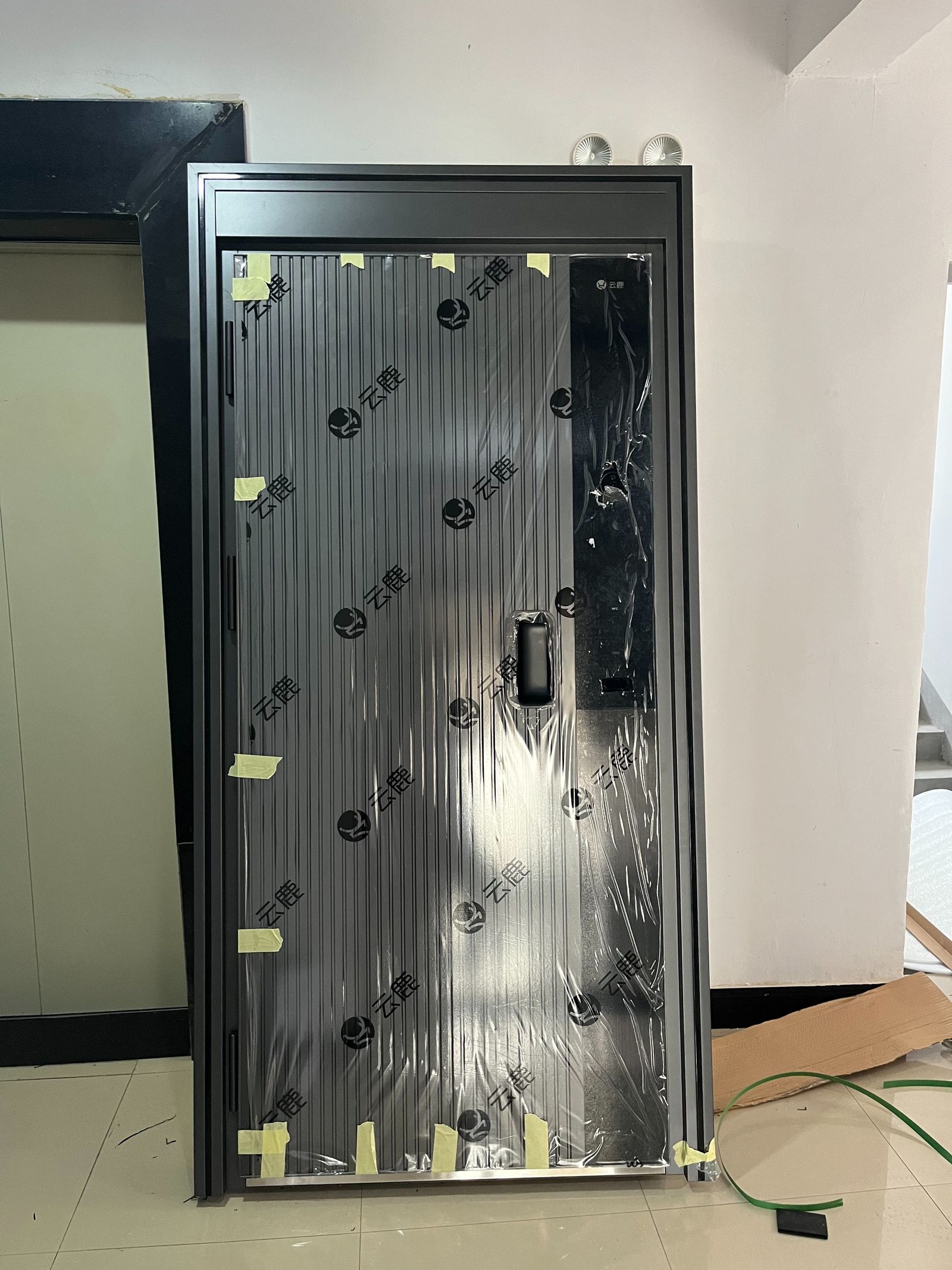 防盗门入户门锁哪种好,怎么选入户智能防盗门