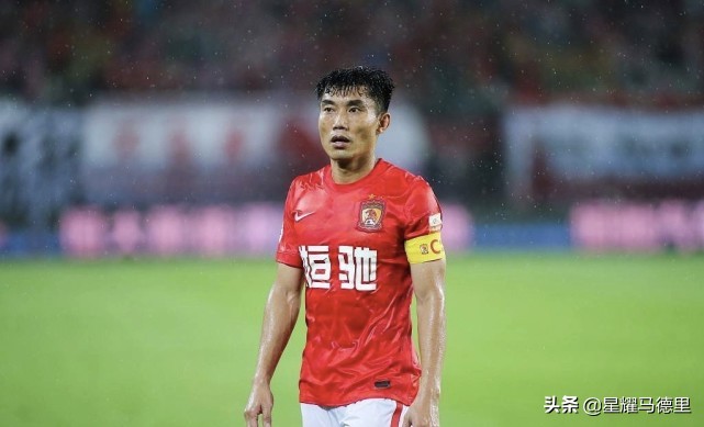 41岁郑智拍教练+球员2版定妆照！或以国脚身份踢12强赛，又创历史