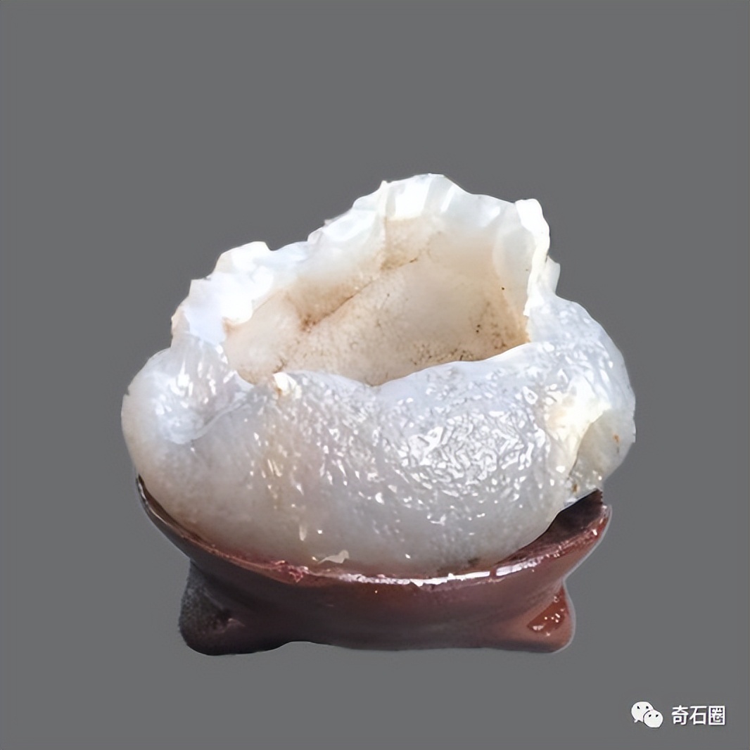 “带窝窝的石头”入围作品展播