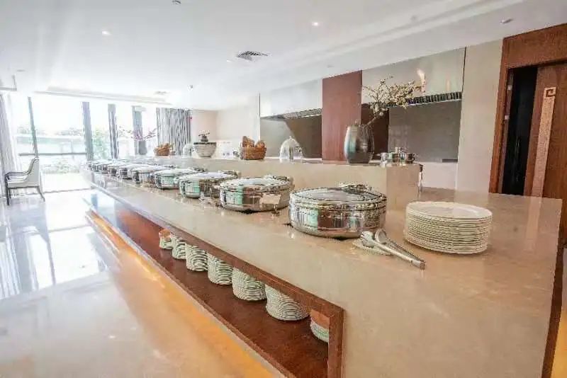 鍏ヤ綇绌烘腐涓囪豹閰掑簵,鍏ヤ綇绂绘満鍦鸿繎鐨勯厭搴楃殑濂藉