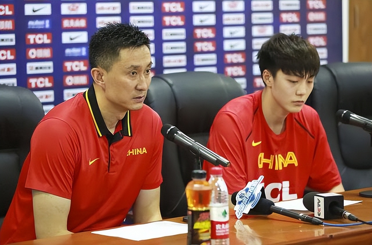 男篮半决赛王哲林,中国男篮逆转日本队胡明轩