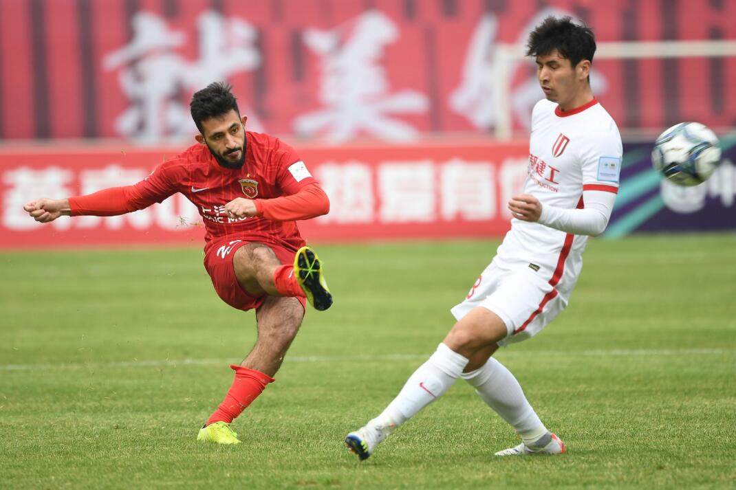 太窝囊了！12人打10个都输了，为什么外援帕拉西奥斯表现最好？