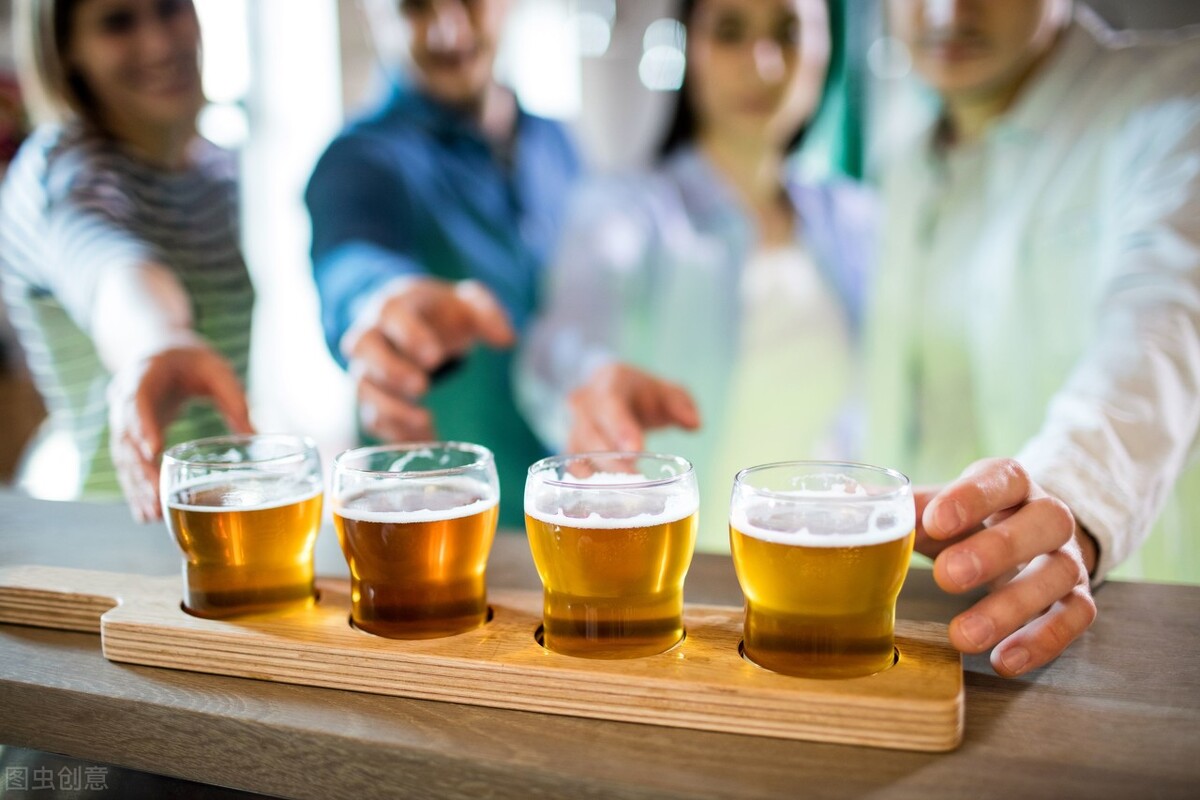 喝酒以后血压就正常了咋回事,长期喝酒戒酒后血压会下降吗