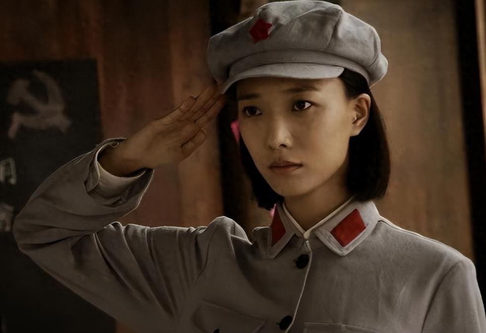 从坚决不拍裸戏，到近乎全裸出镜！起底“过气花旦”王珞丹上位史