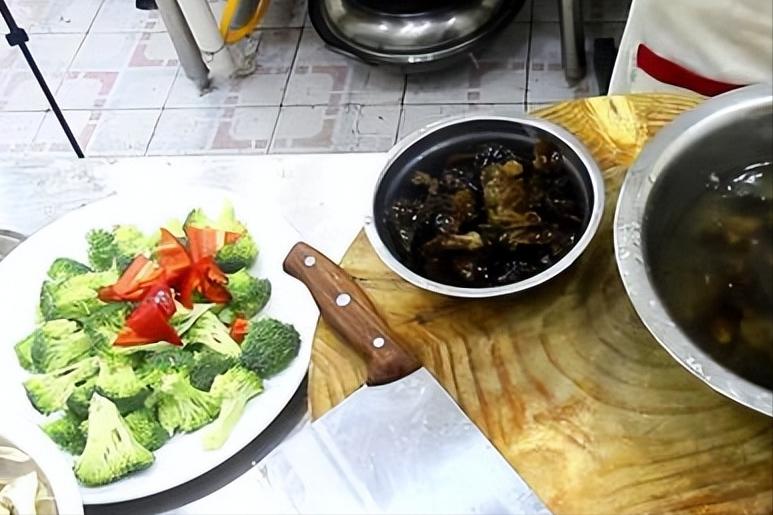 老人补钙补骨食谱,入冬养生多吃什么好