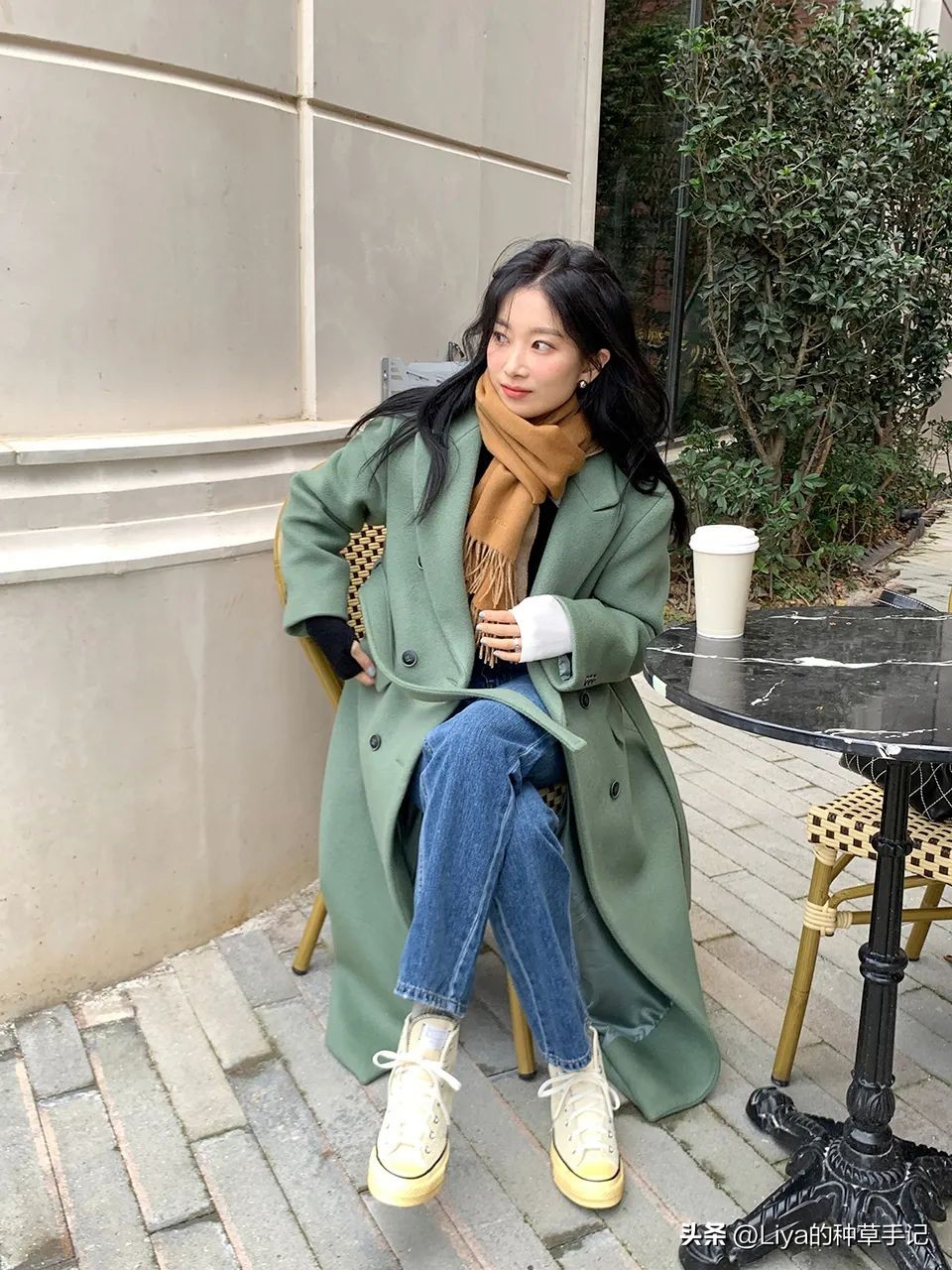 冬天穿什么长款外套保暖又时尚,秋冬厚外套这样选保暖又好看