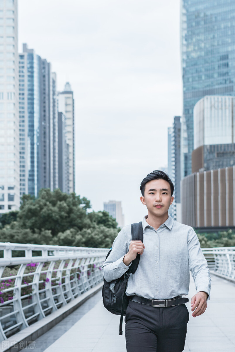 白手起家的故事100个,真实的创业故事白手起家故事