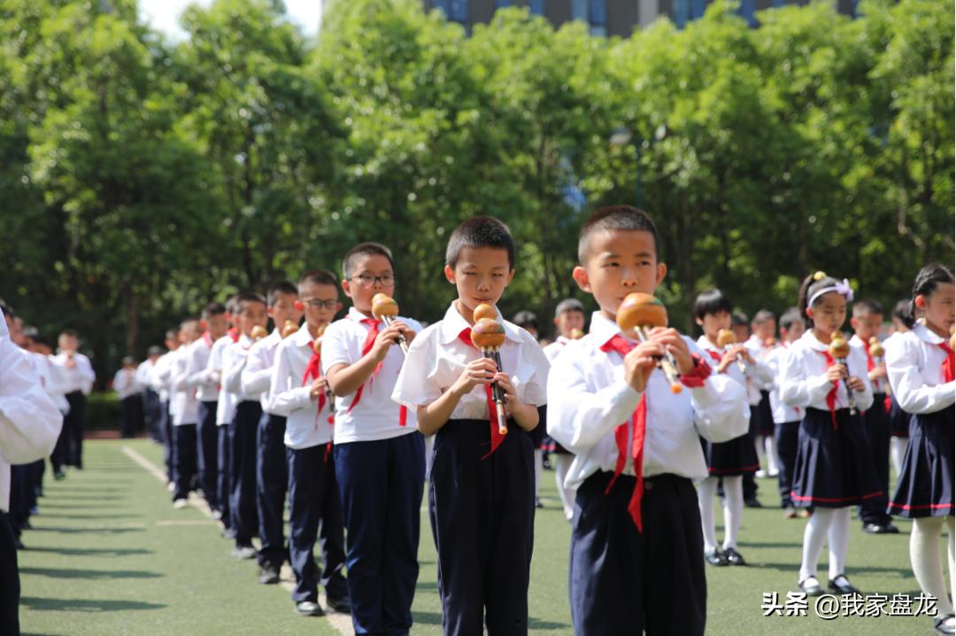 “六一”儿童节前夕，盘龙将殷殷关怀送到孩子心里~