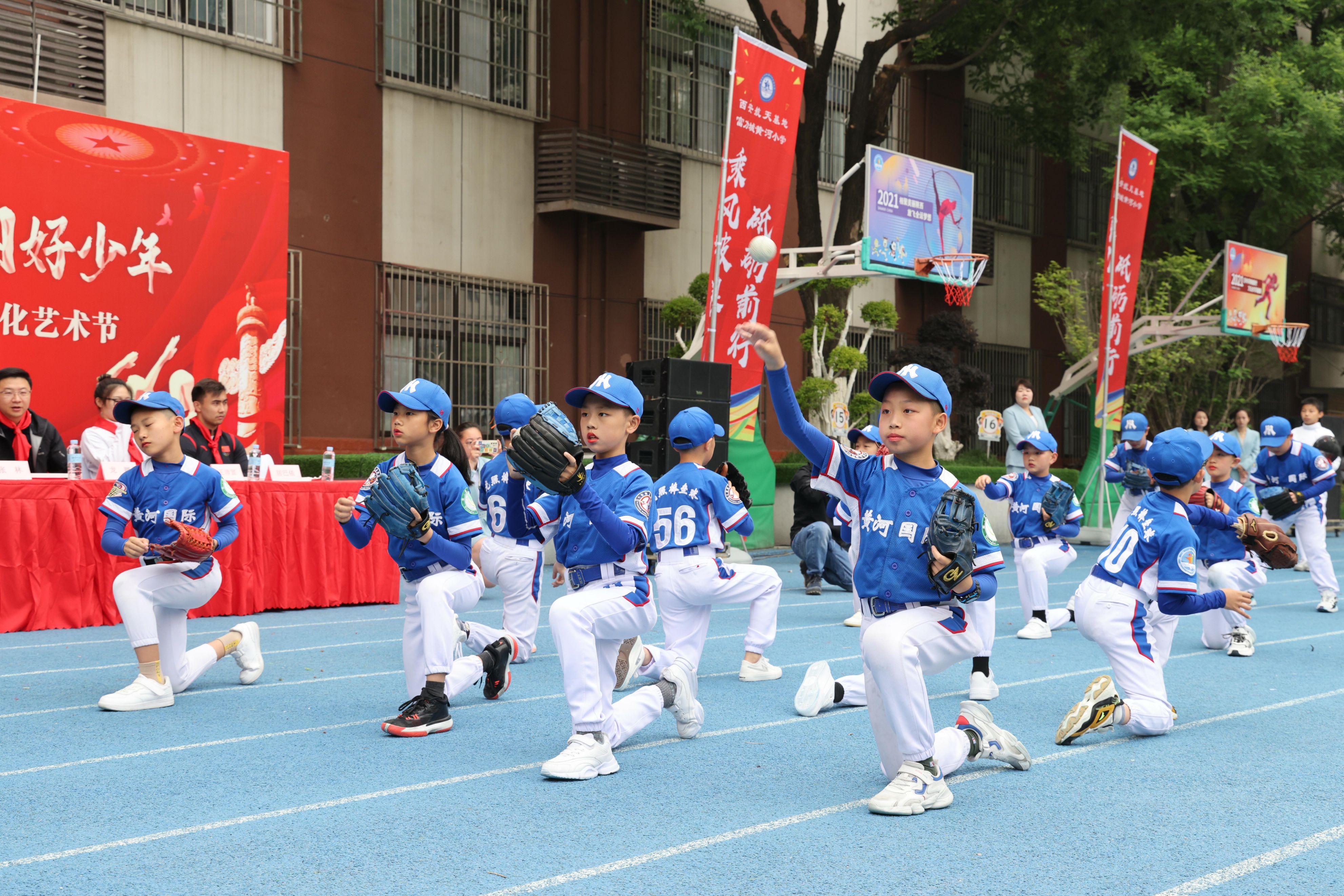 喜迎二十大做强国好少年,喜迎二十大做文明有礼好少年