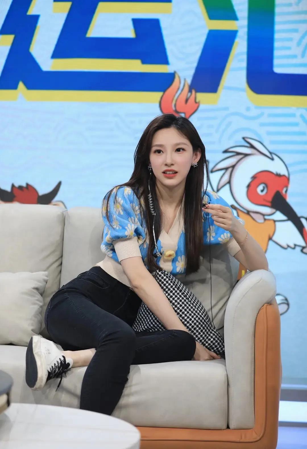 央视马凡舒世界杯,央视女主持人马凡舒美照