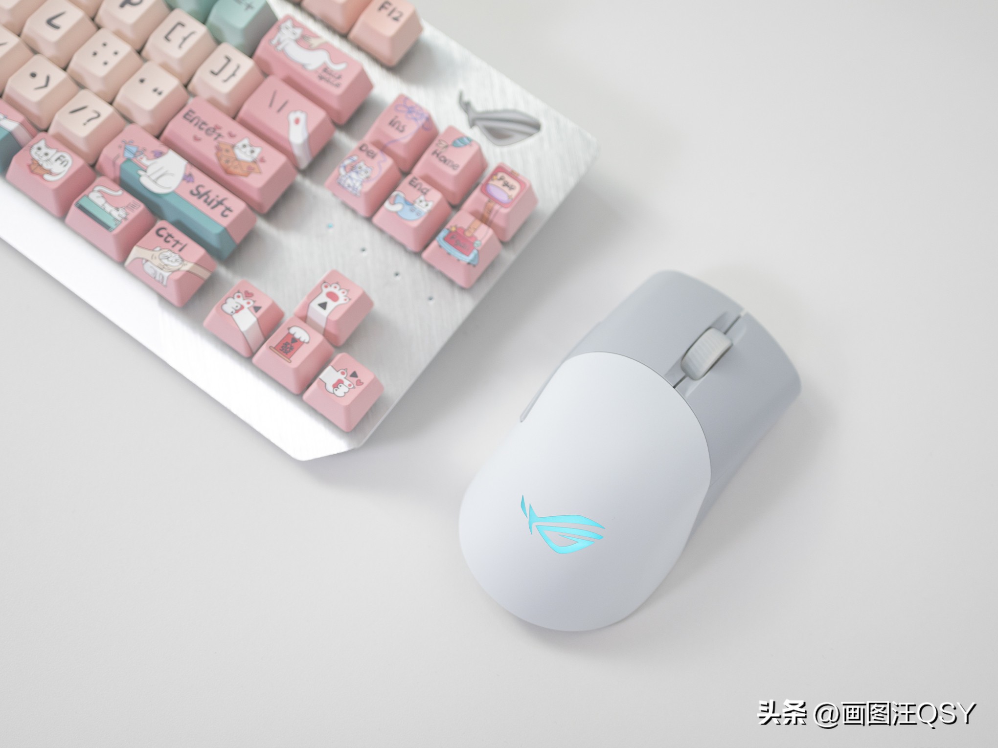 居家书桌升级改造：追剧听歌、居家办公也能很快乐