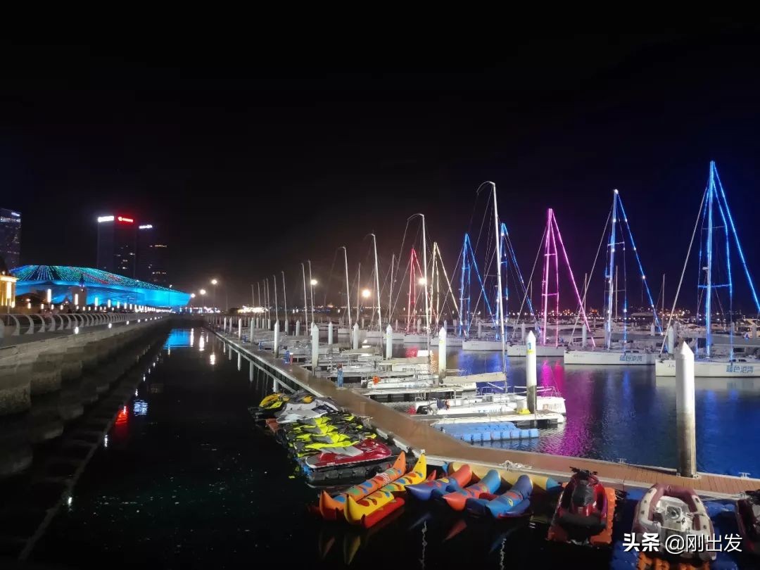 大连喷泉广场东港附近景点,大连东港音乐喷泉广场全景