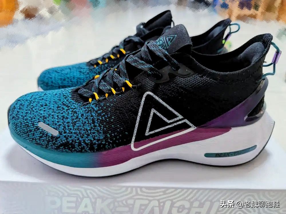 比较耐穿好看的慢跑鞋,穿一年的鞋推荐