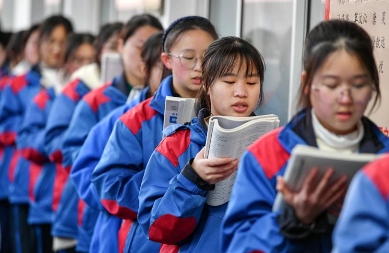 求职“两极分化”的6个专业，成绩平平的考生慎选，也跟家底有关