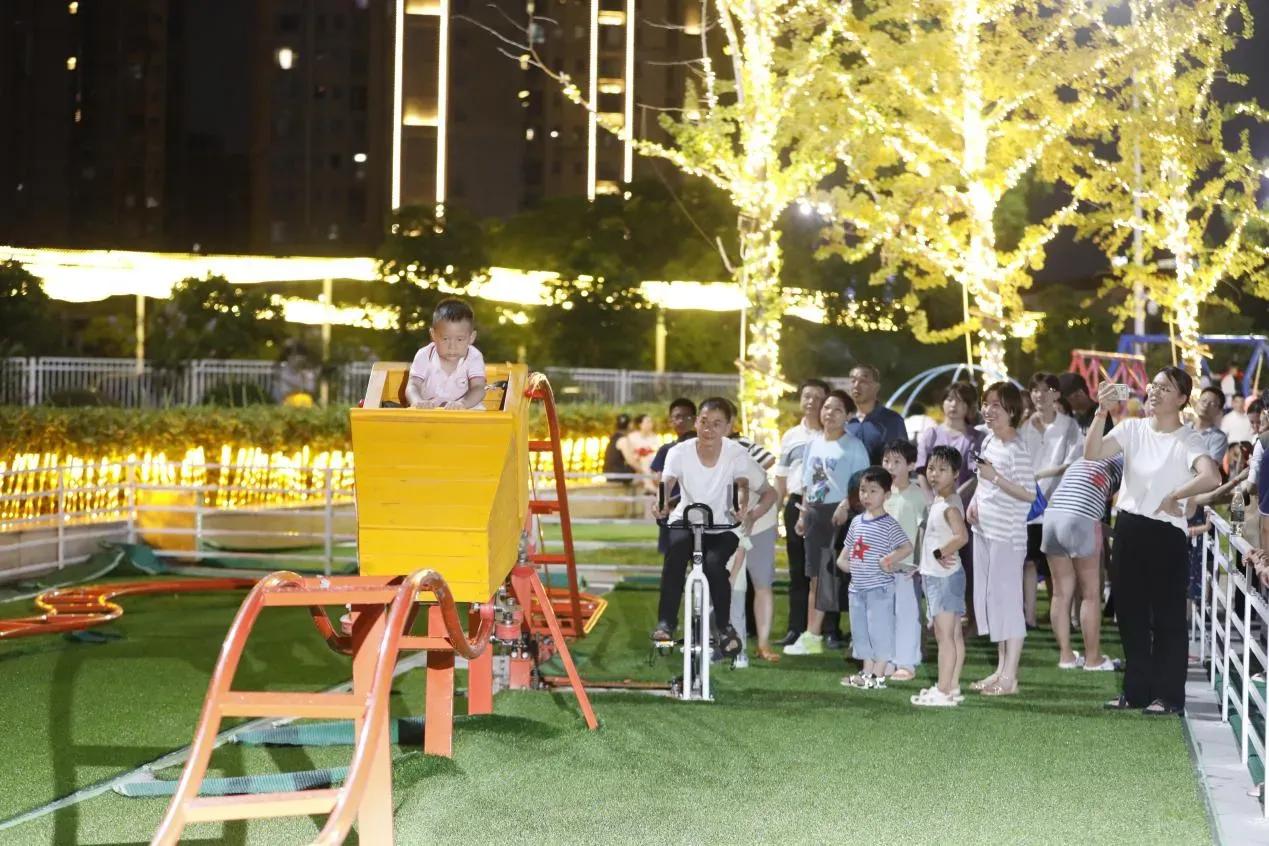 2023年“缤纷东湖热辣来袭”紫金广场星空游玩集市活动盛大开幕