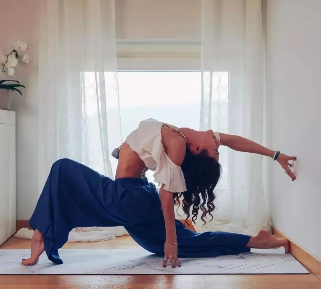 瑜伽初学在家练生活小技巧,瑜伽初学在家练的方法