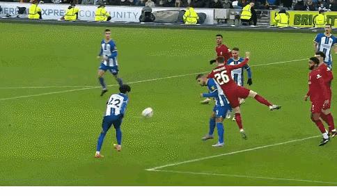 日本球员英超绝杀球映射中日足球发展两个极端，中国男足继续折腾