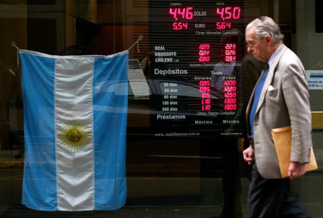 废除本国货币使用美元的国家,哪个国家停止使用美元改用人民币