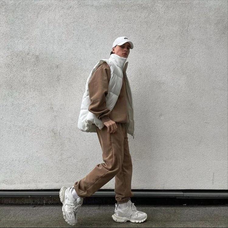 国家队羽绒服红色还是白色好看,19式防寒羽绒服