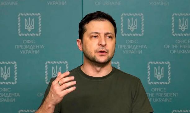 俄军即将攻城？车臣总统缴获乌军装甲车后高调炫耀：进城阅兵