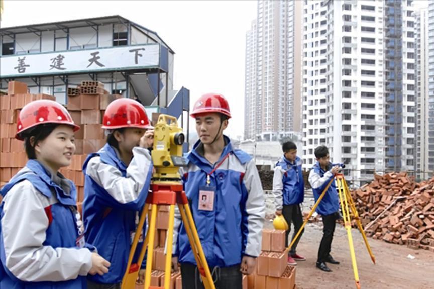 土木工程就业怎么样啊工资高吗,不同学历土木工程专业到工地待遇