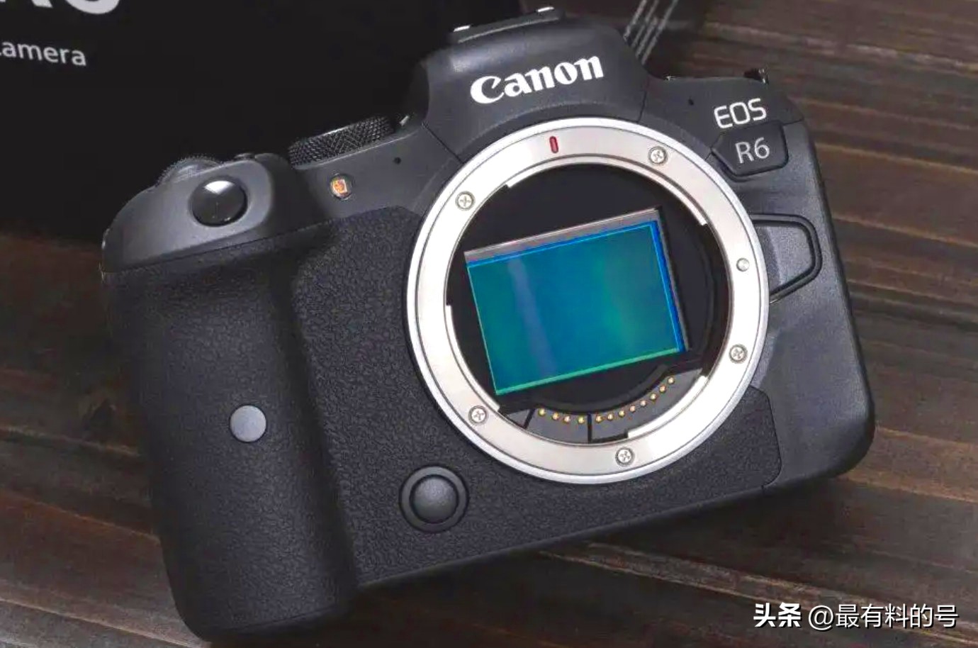 视频和照片拍摄双修的五款微单：索尼、佳能、富士、松下怎么选？