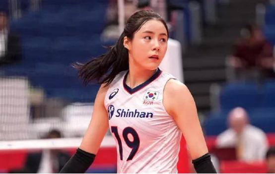 李多英容貌清纯的排球女神,女排二传李多英