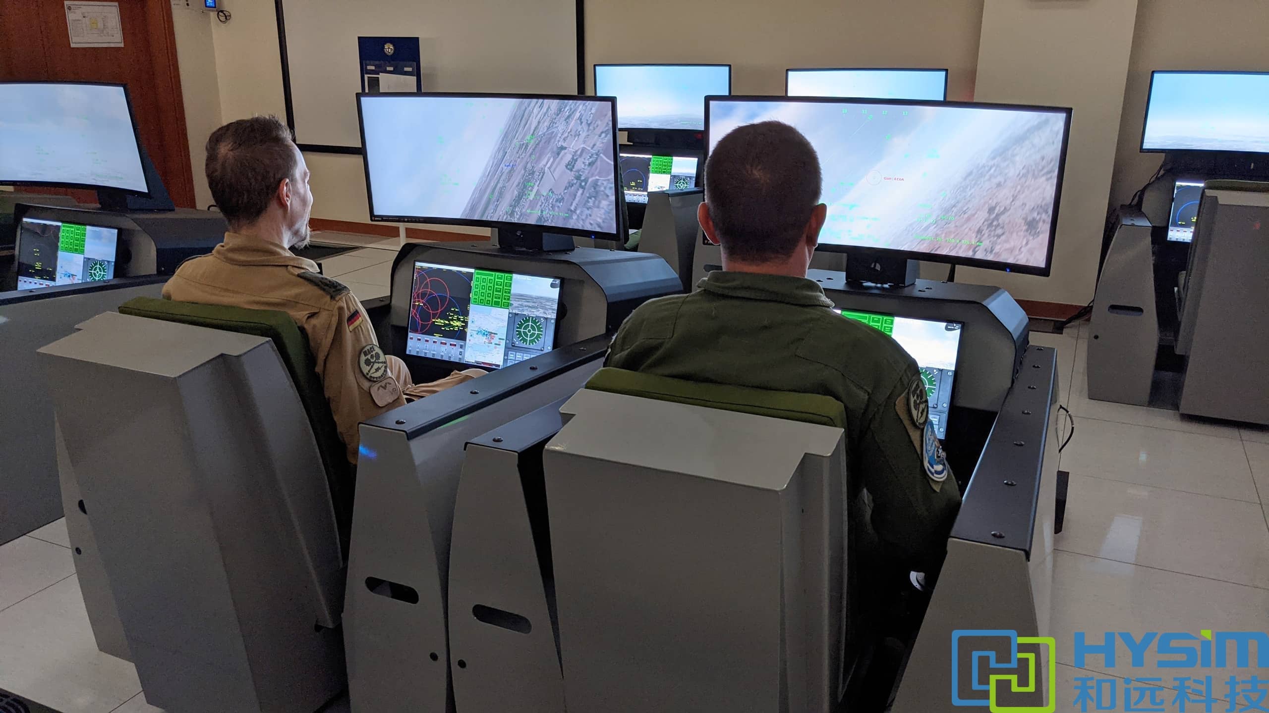 Varjo头显+飞行模拟器为飞行员提供飞行模拟培训，加强实战操作