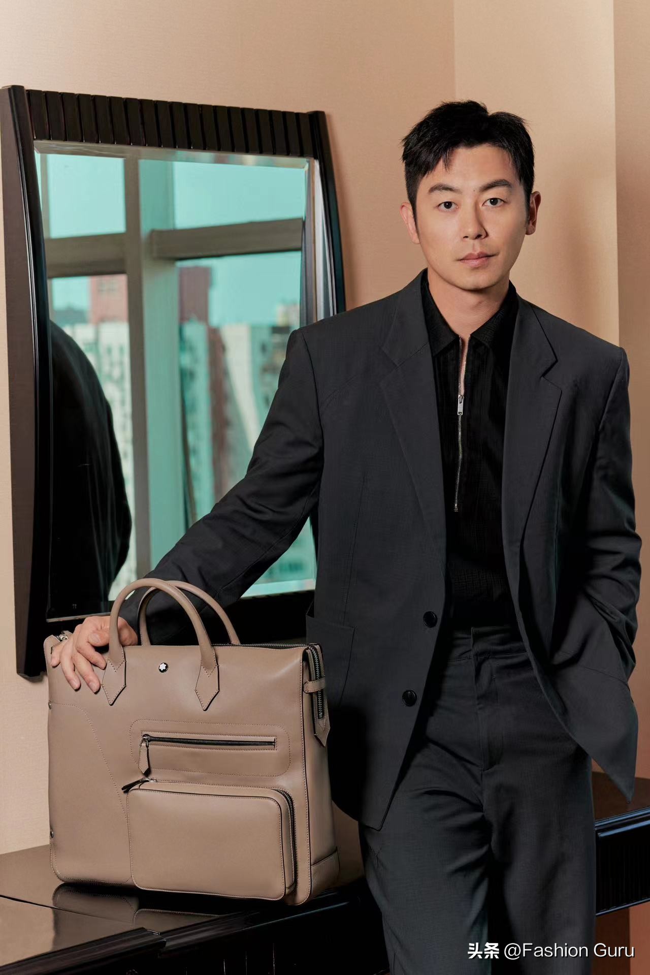 侯明昊、武大靖、朱亚文、张新成、无畏等都用上了万宝龙的包包