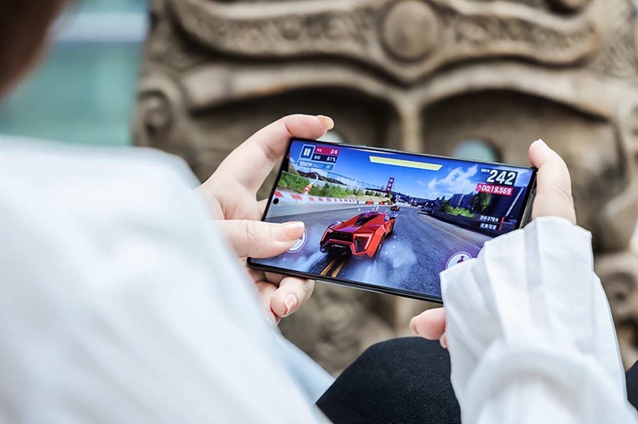 努比亚z50ultra和红魔8pro谁更好,努比亚z50ultra比红魔8pro便宜