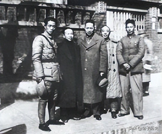 谁来当新四军参谋长？叶挺和项英提名4人，主席却选了另外一人