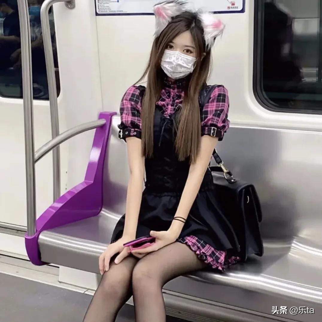 男生深爱女生的表现及行为,男生深爱你会频繁说这3句话