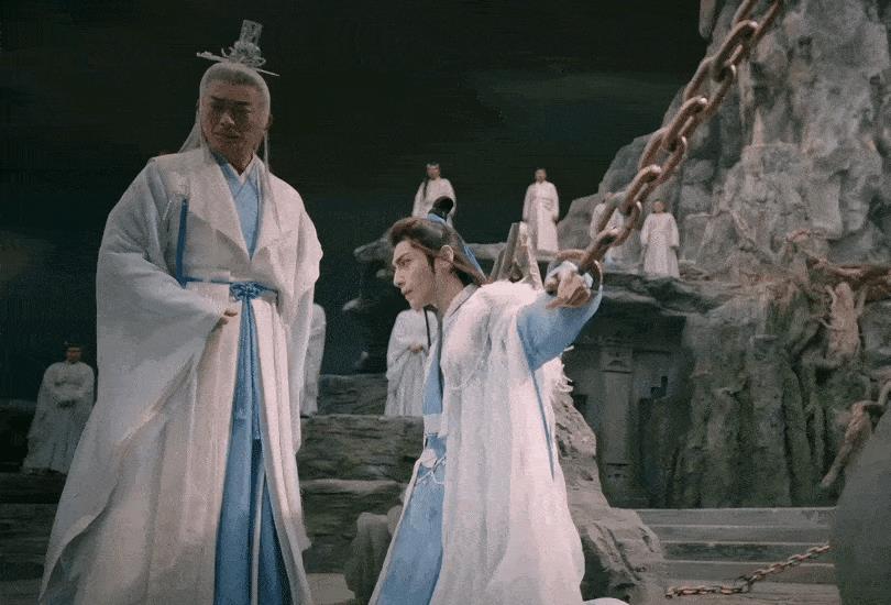 胸罩*点露**，花式泳衣，这些辣眼睛的操作，导演肚子里没一点墨水吗