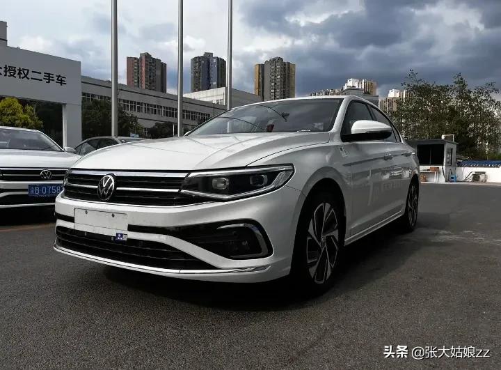 预算五万以下能买哪一年的宝来,裸车10万入手大众宝来到底值不值