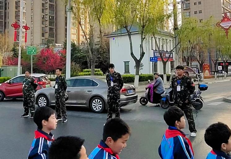 惠文育才学校清明祭扫,清明寄哀思缅怀先烈传承红色基因