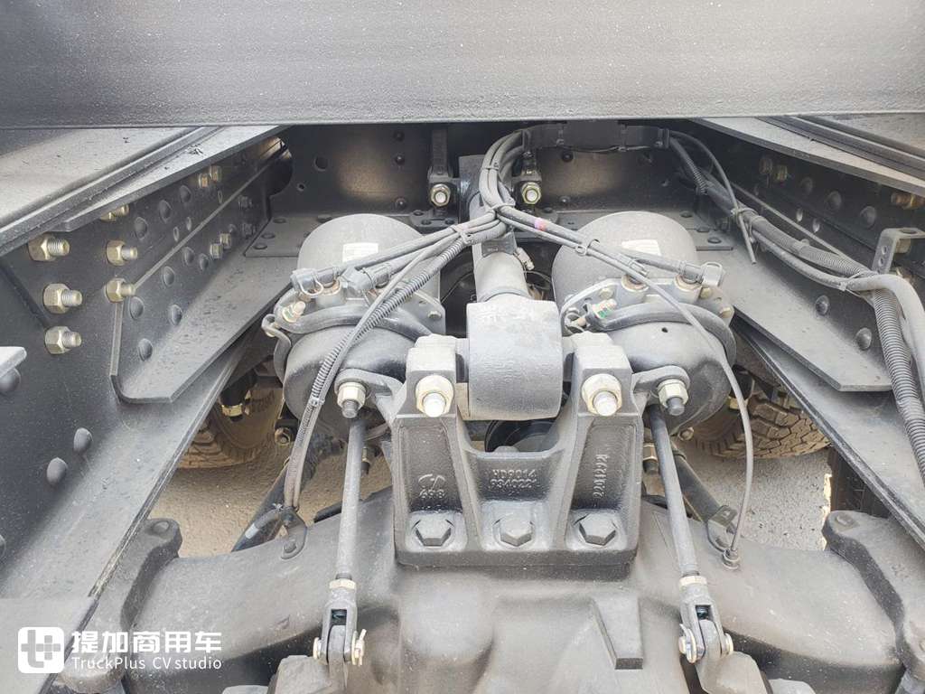 陕汽后八轮载货车,陕汽德龙后八轮挂车