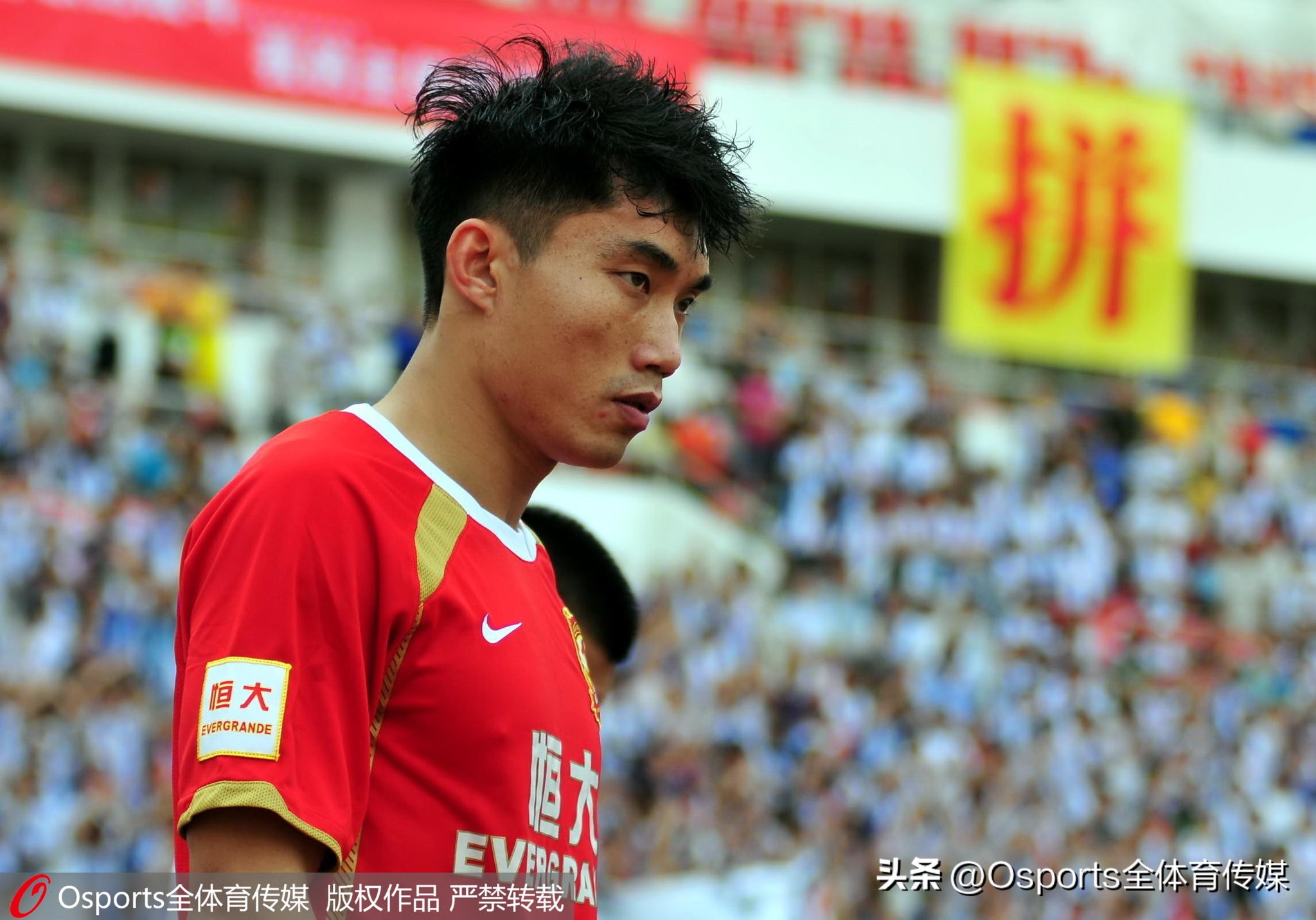 广州足球队宣布郑智担任一线队主教练回顾郑智职业生涯照