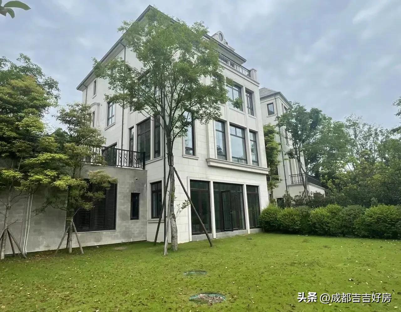 牧马山蔚蓝卡地亚楼王视频,成都牧马山蔚蓝卡地亚别墅航拍