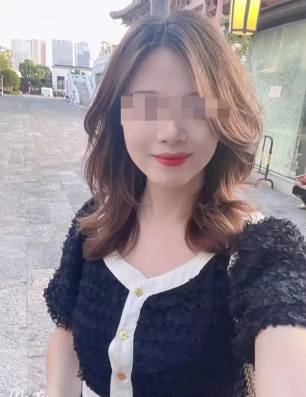 柳州梁局长出轨,被妻子曝光聊天记录,网友:内容比小黄书还露骨