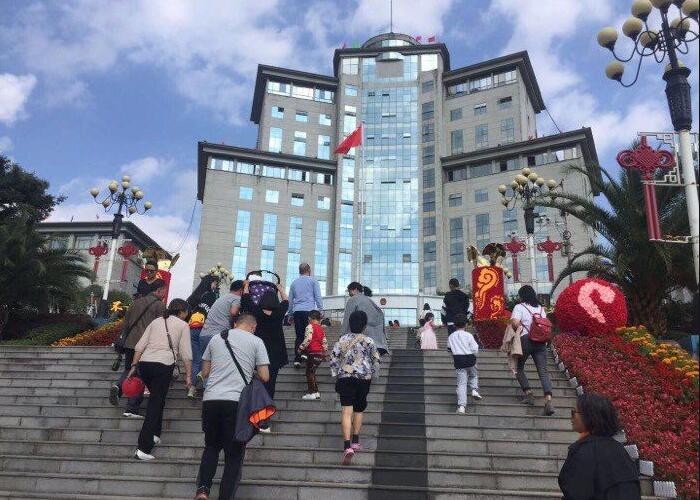 赊账村支书,村支书赊账24年