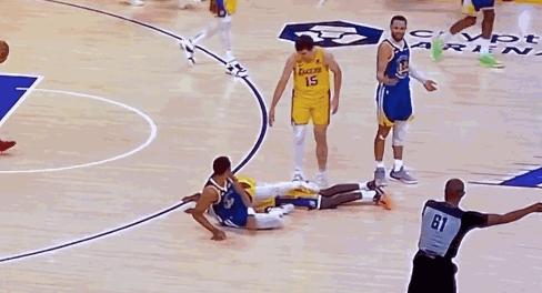 施罗德两次技术犯规,湖勇大战第四节裁判