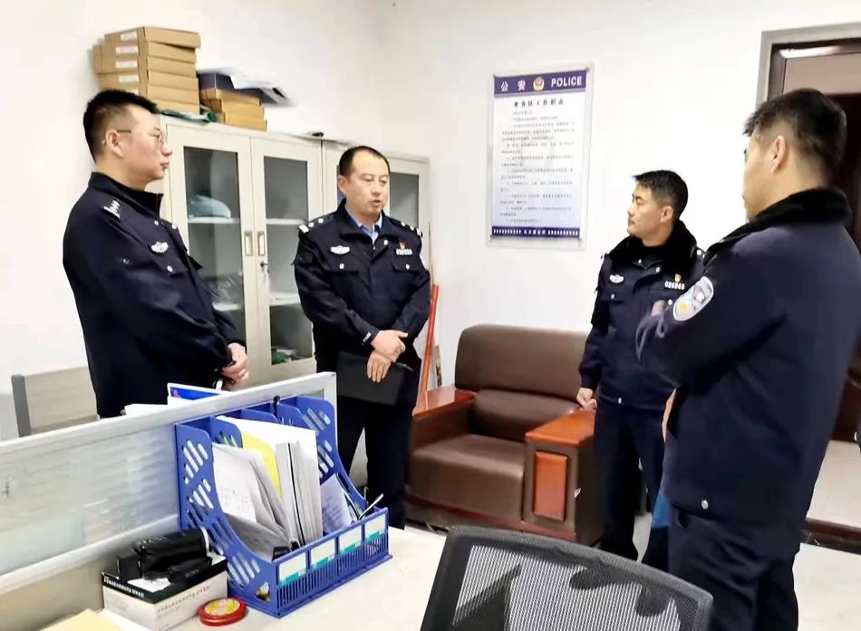 副局长到派出所督导治安清查工作,局领导督导检查夏季治安打击工作